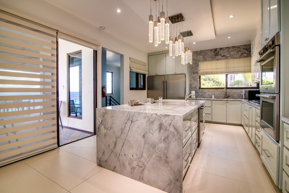 Luxury Oceanfront Villa Fully Staffed Pool Jacuzzi Movie Theatre