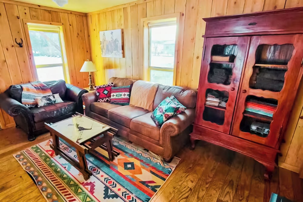 1 BR Bunk House on Long Hollow Ranch, Dog Friendly
