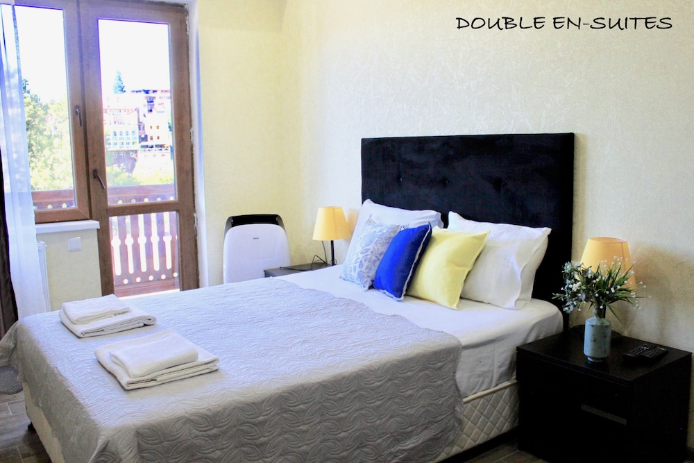 Red Fox Guesthouse