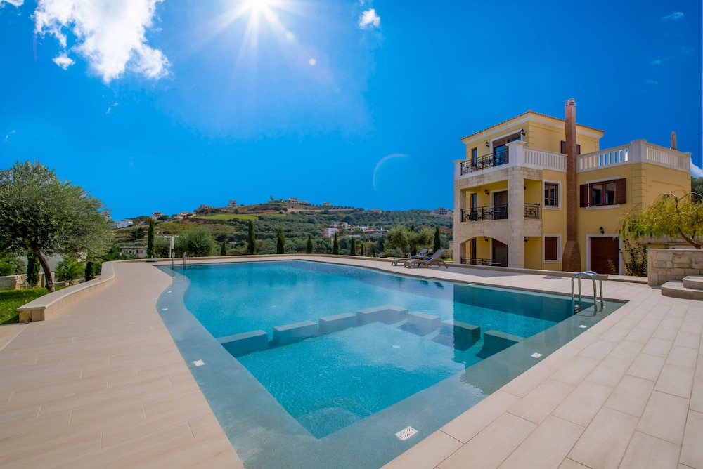 Casa Leone Suites