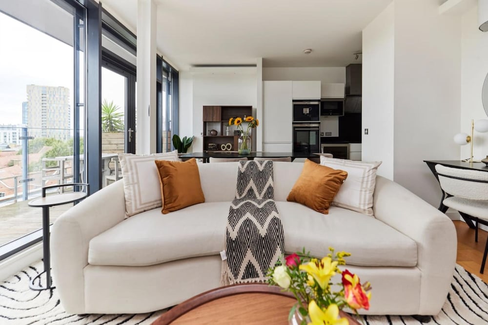The Shoreditch Escape - Lovely 2bdr Flat With Balcony