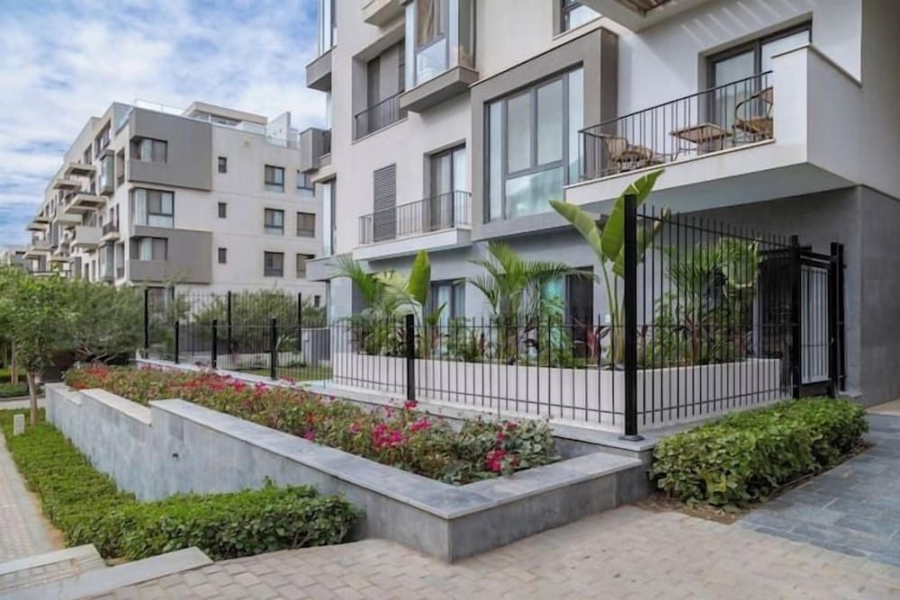 Rivera 2bedroom with Garden Eastown near EDNC Mall