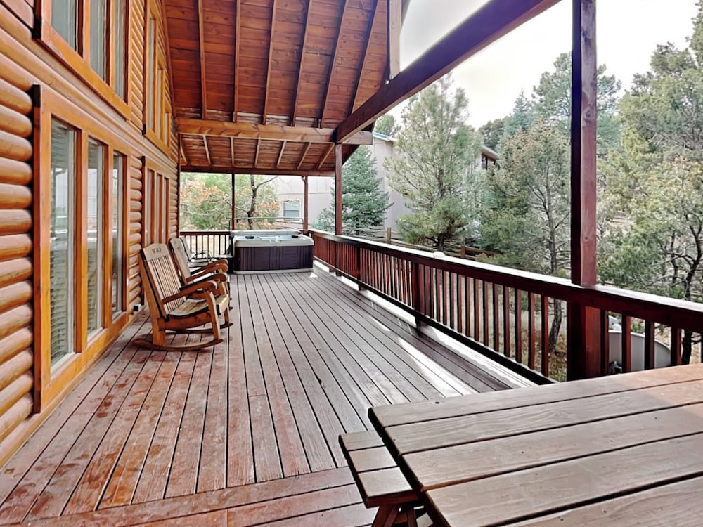 Wine N Pines by Ruidoso Vacation Rentals