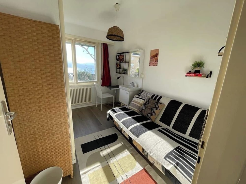 Room-independent Room With Stunning View