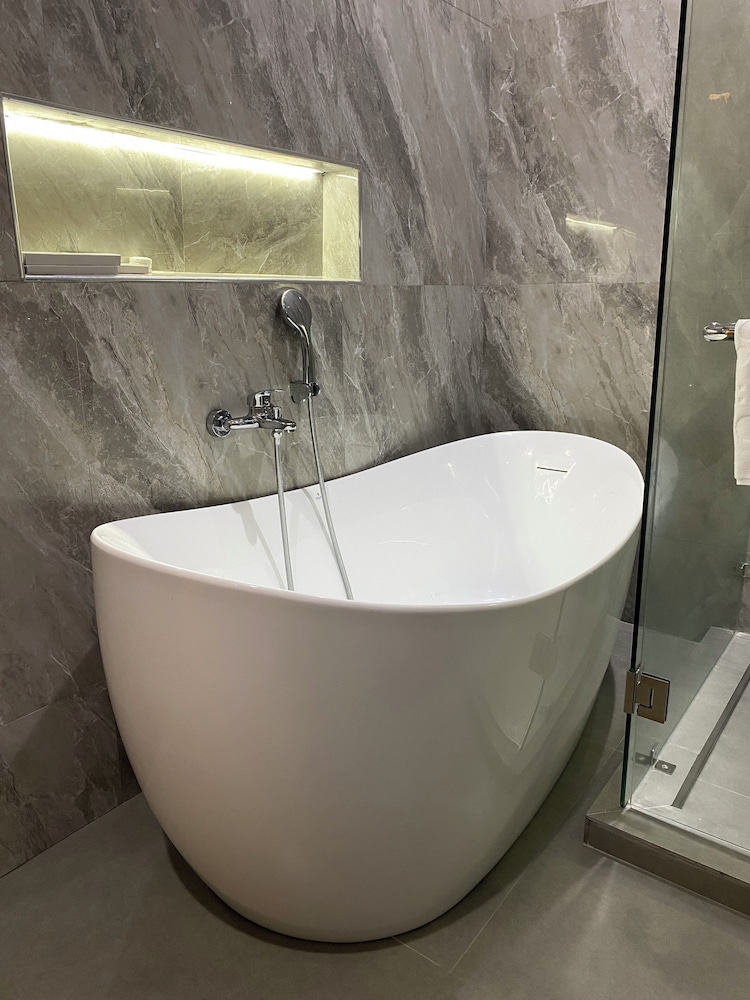Fahari Suites By WW