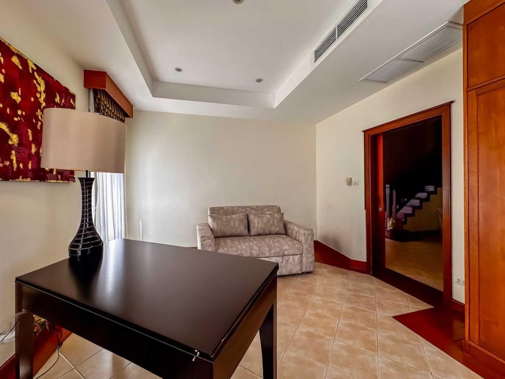 Beautiful 3-bed Villa in Cherngtalay, Thalang