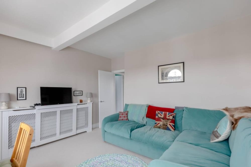 Quaint & Cosy 1 Bedroom Flat - Kensington Olympia!