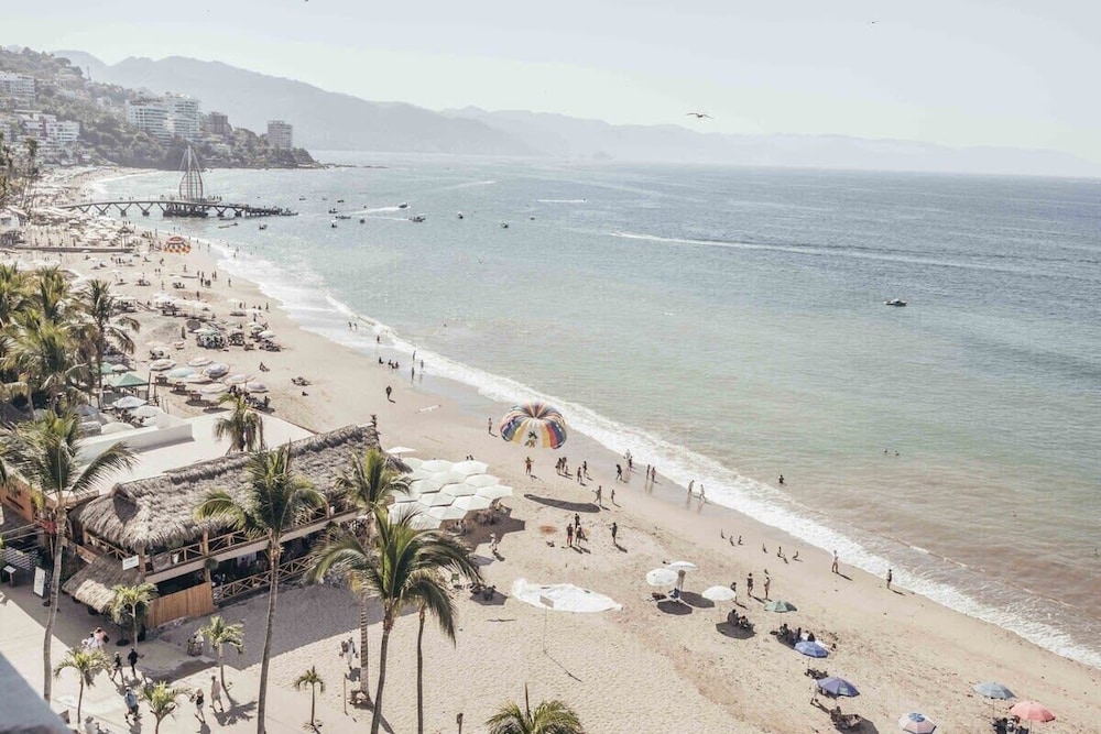 Ocean View 2Br Condo-balcony-beach-pool - 908