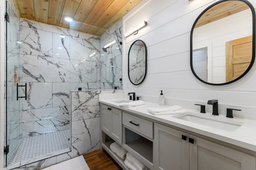Luxury Retreat in Broken Bow