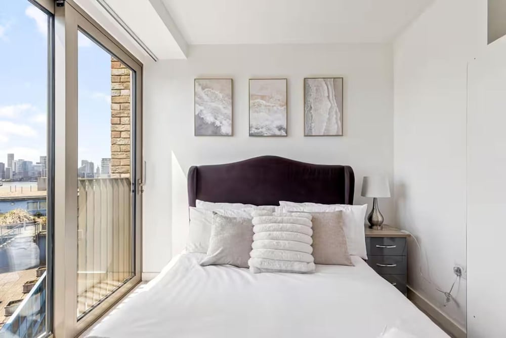 London Gateway Apartment