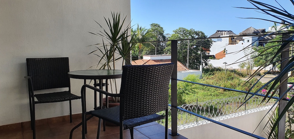 Carri Surf Studio - Property Image 10