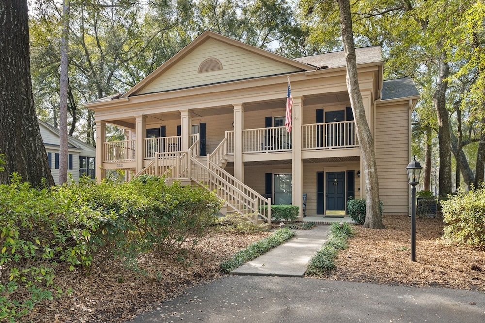 Fairways & Ocean Breeze 2 Bedroom Condo