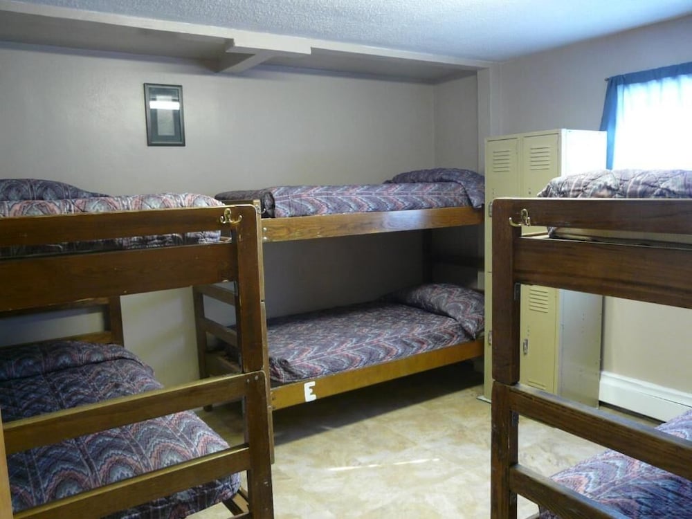 Bent Prop Inn & Hostel Downtown