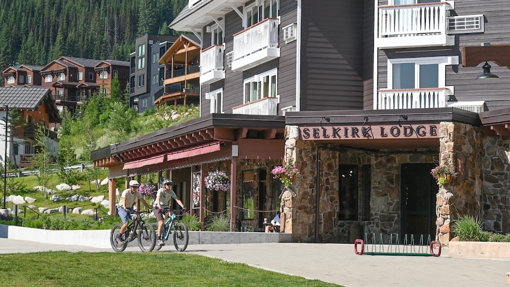 Selkirk Lodge