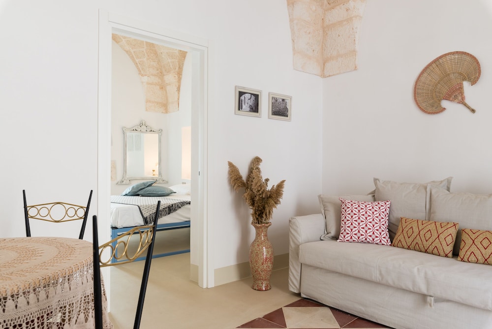 Cementine Traditional Suites