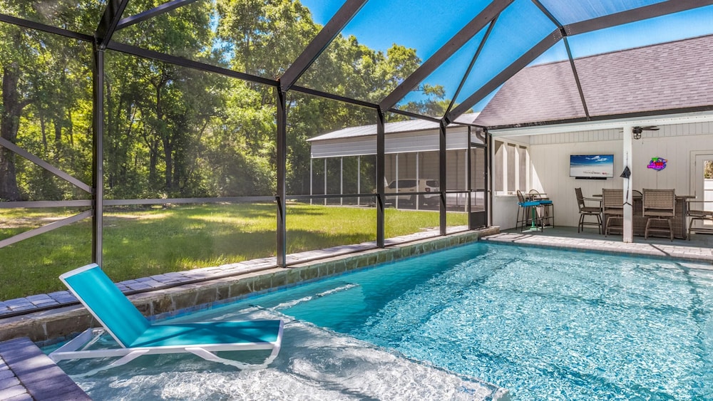 Southern Charm by Southern Vacation Rentals