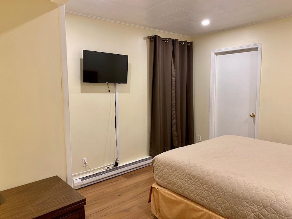 Cornwall Vacations - First Canada Inn Cornwall - Property Image 4