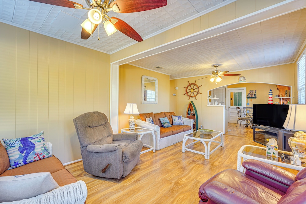 Cozy Home Near Bay Access in Panama City!