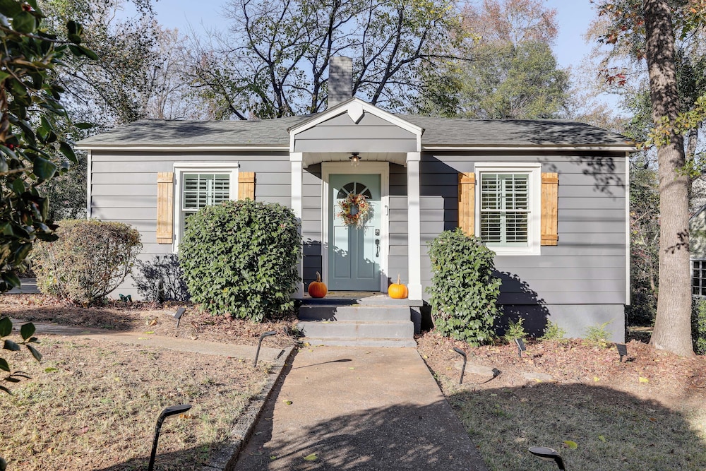 Walk Downtown & Canton Street: Roswell Retreat!