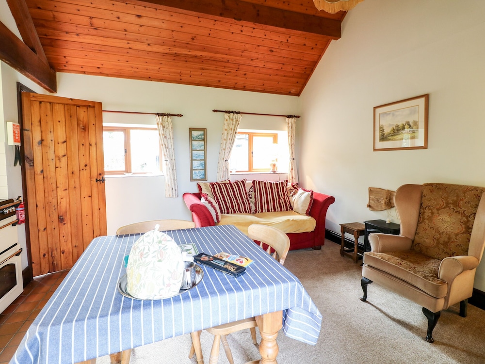 Manifold Cottage view 4