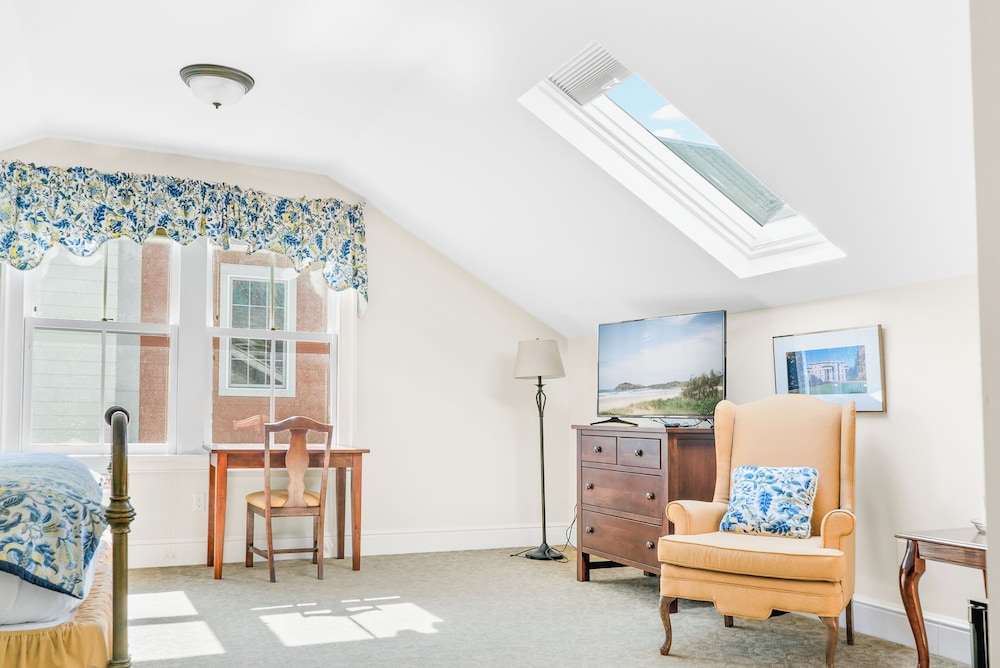 Delamater Inn