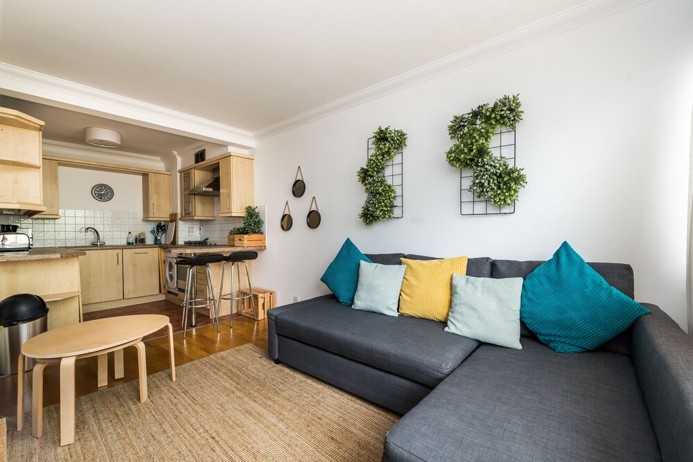 King Regents Place by Allô Housing