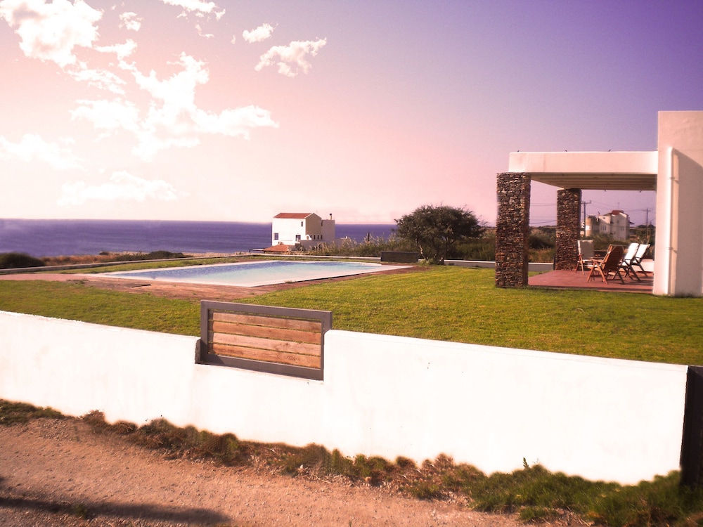 Cristelia Luxury Sea Front & Pool Villa