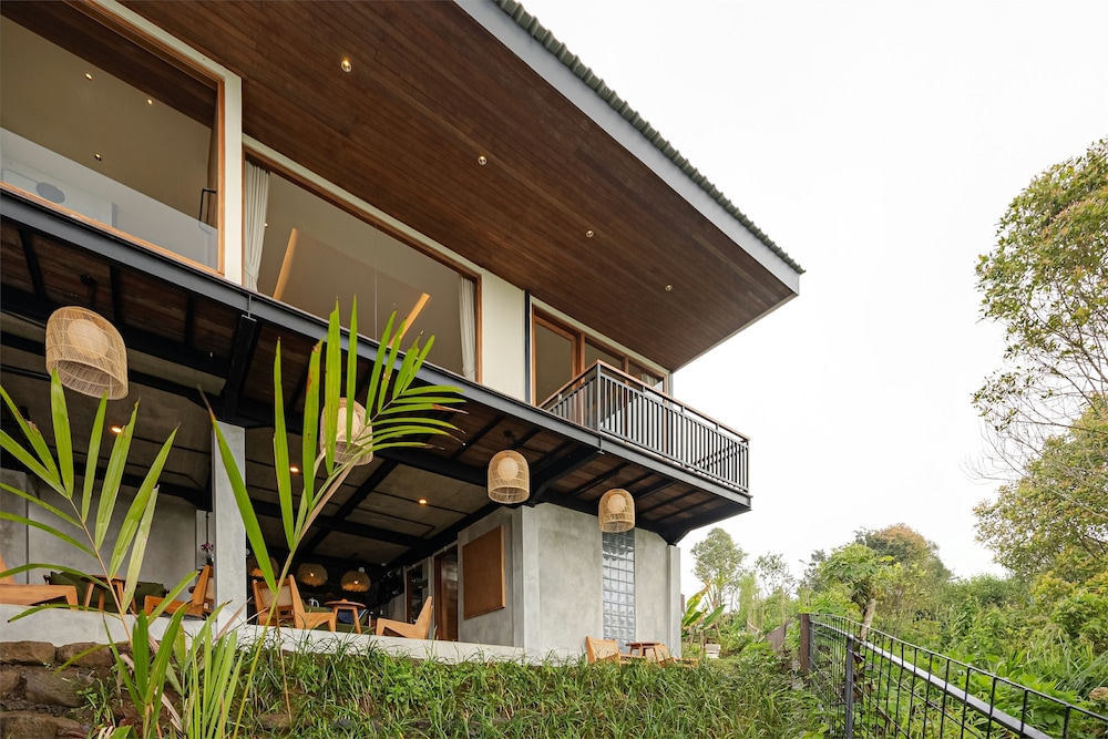 Asahan Munduk Cabin
