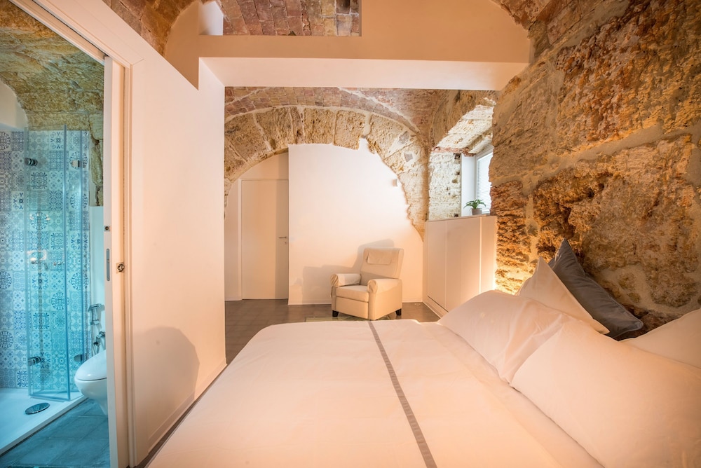 Stylish Home in Front of Casa Professa