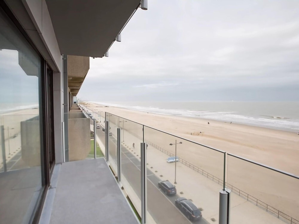 Beachfront Bliss With Parking