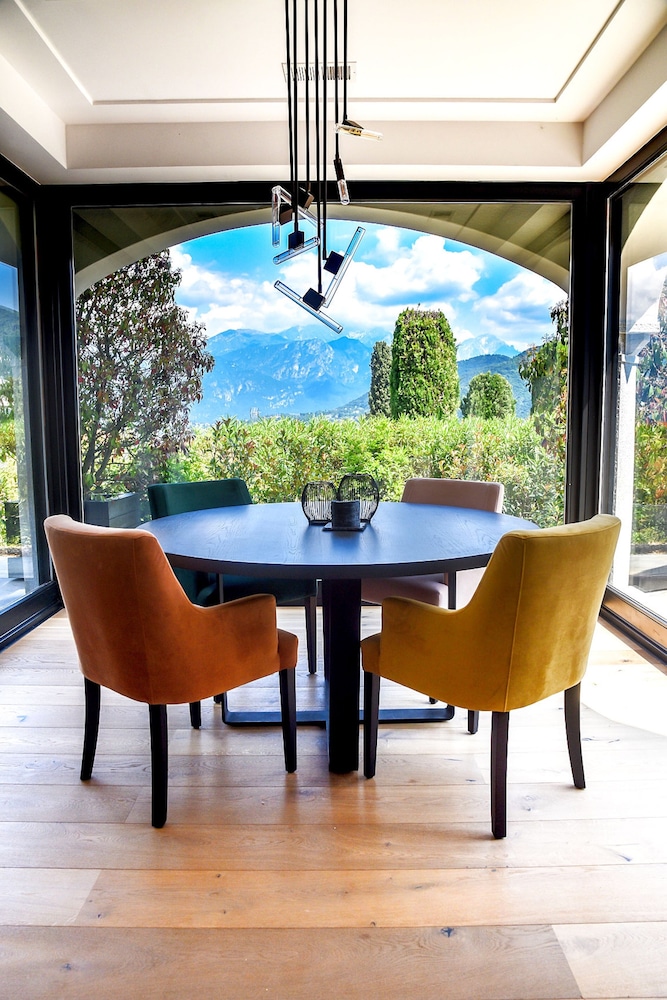 Carefree Retreat With Panoramic Views of Lake Como