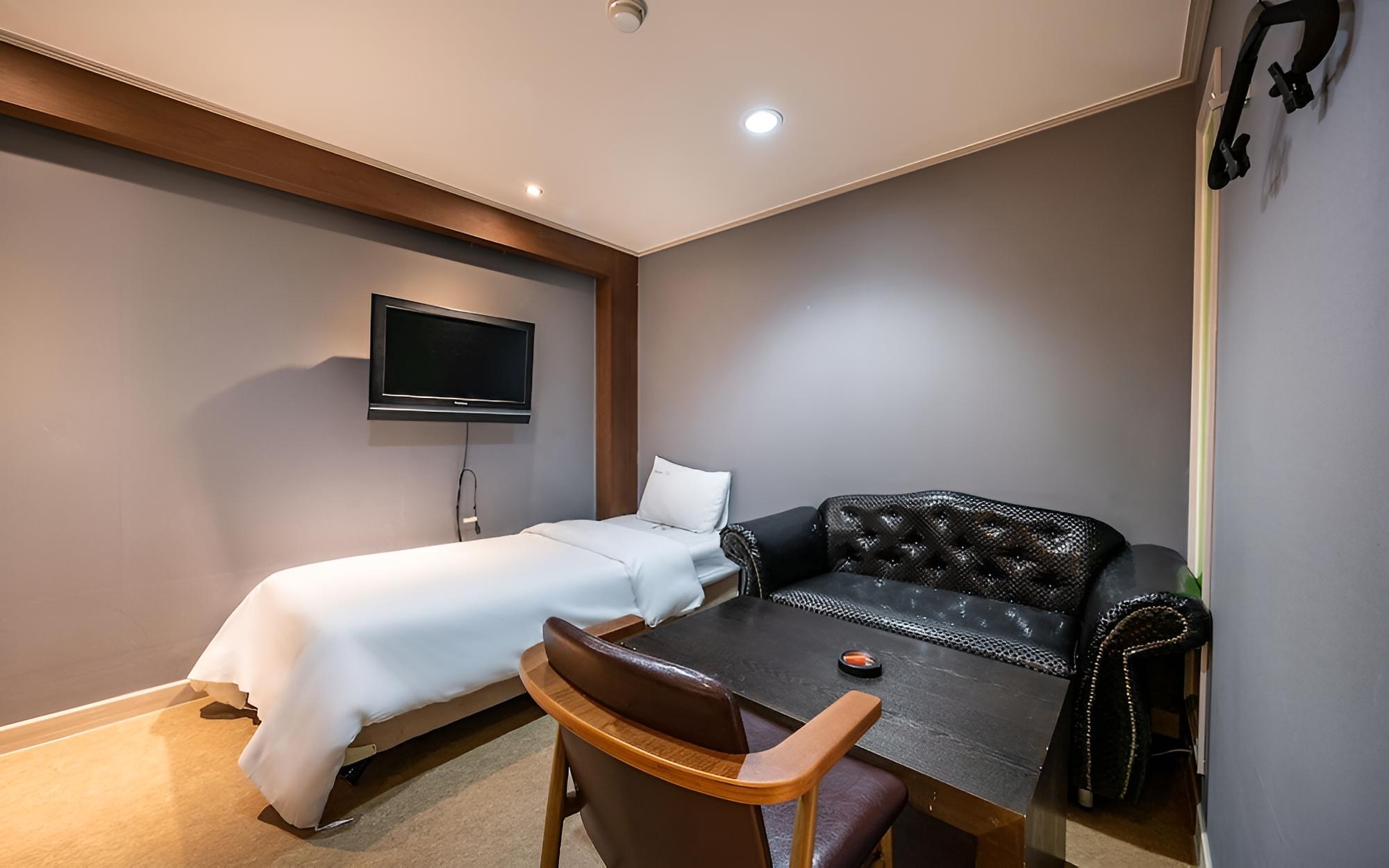 Jangan Hotel Gilbut