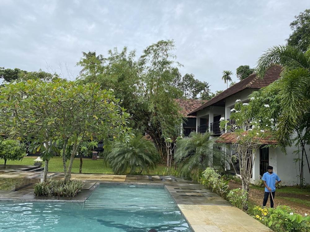 Deshadan Backwater Resort