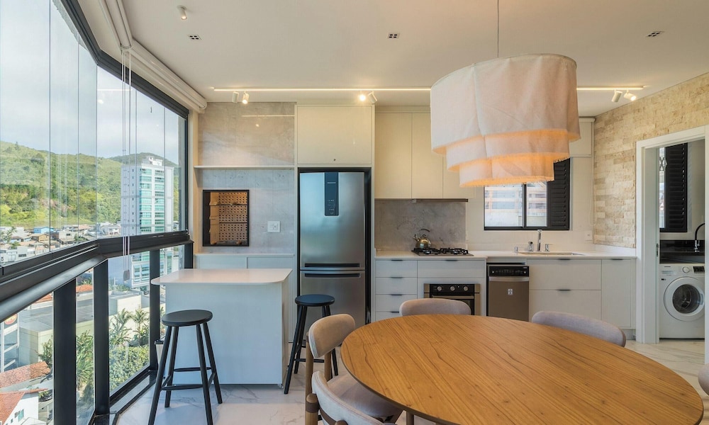 Fully Equipped Stays Just Steps From the sea in Pereque Mtrs