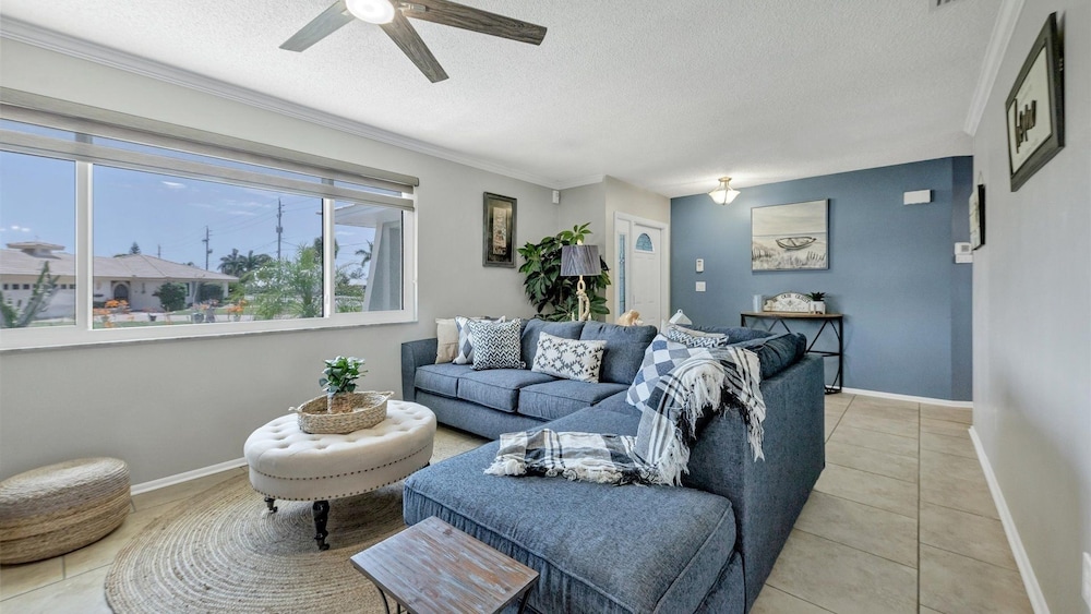 The Canal House Of Punta Gorda Isles, Pool, Pet Friendly, Kayaks, Bikes 3 Bedroom Home
