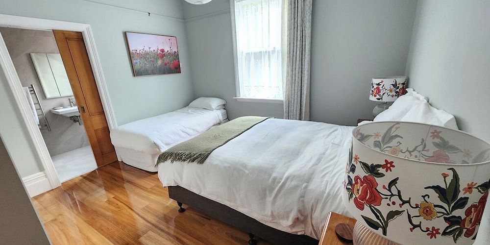 Rewa House ~ city home, 3 bedrooms, walk to CBD view 4