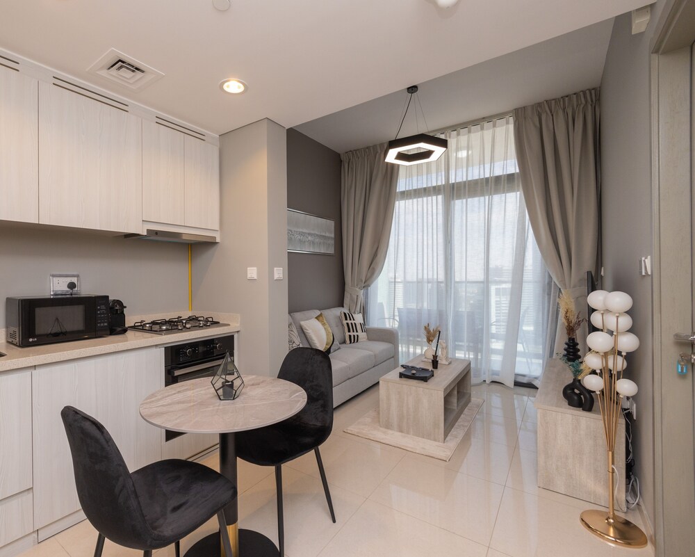 Aya - Aqua Canal/ One-Bedroom Retreat at ZADA Tower