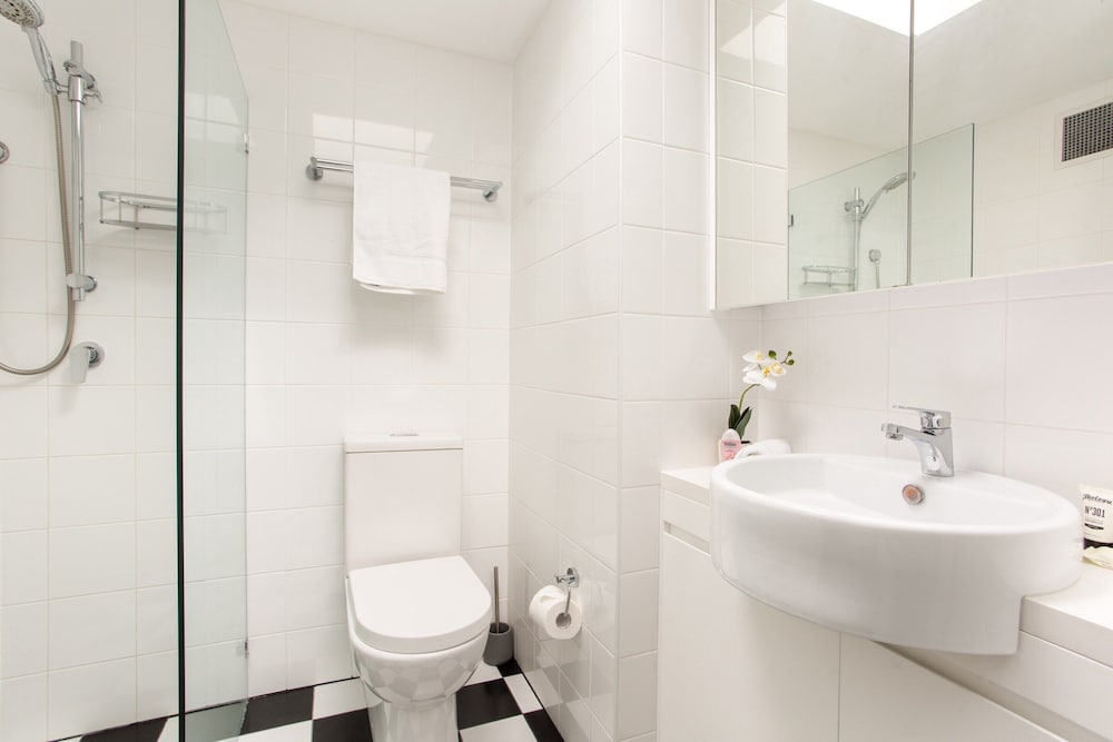 Stunning Studio With Alfresco Terrace Near Trains