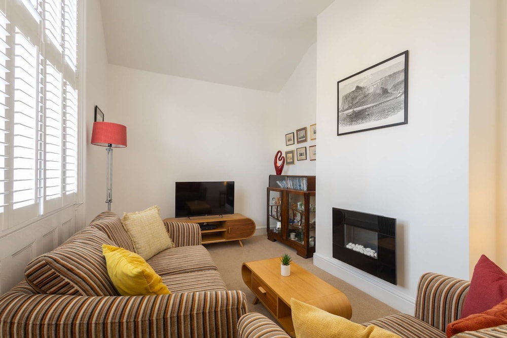 Host Stay Chatsworth Court Apartment