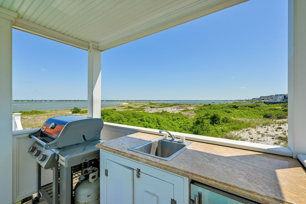 Panoramic Ocean Views: Westhampton Haven w/ Pool