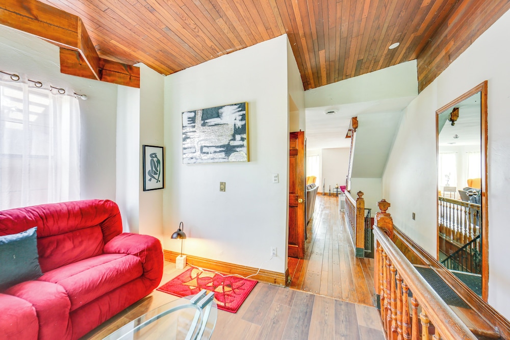 2 Mi to Dtwn Pittsburgh: Family-friendly Townhome!