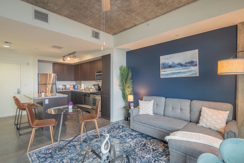 ROVE LIVING/KL - Roosevelt Point