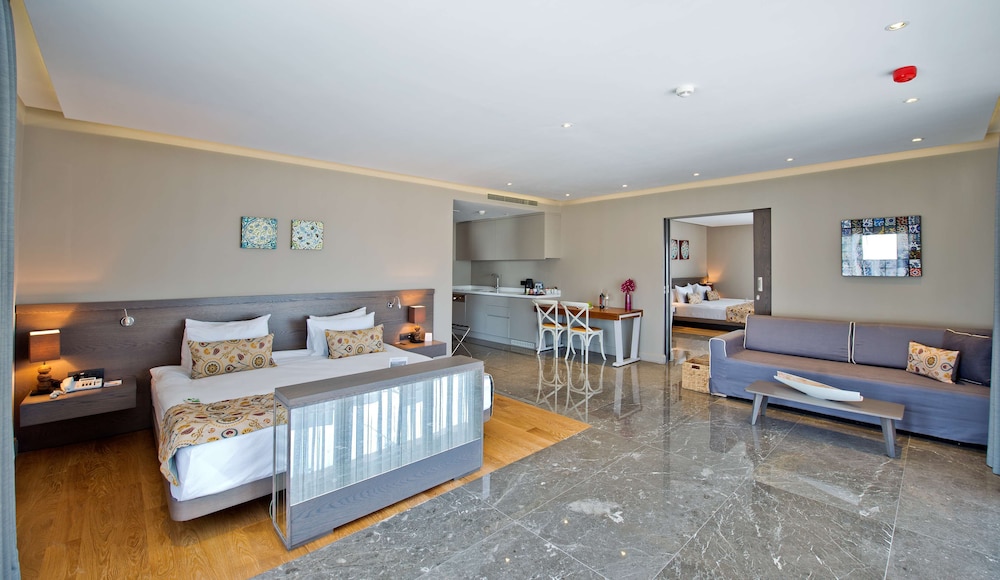 Ramada Resort by Wyndham Bodrum - Image 33