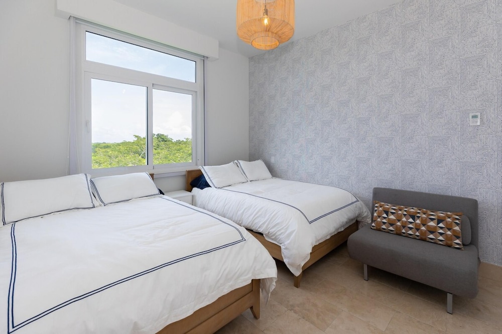 The Couples Condo by Acomodo