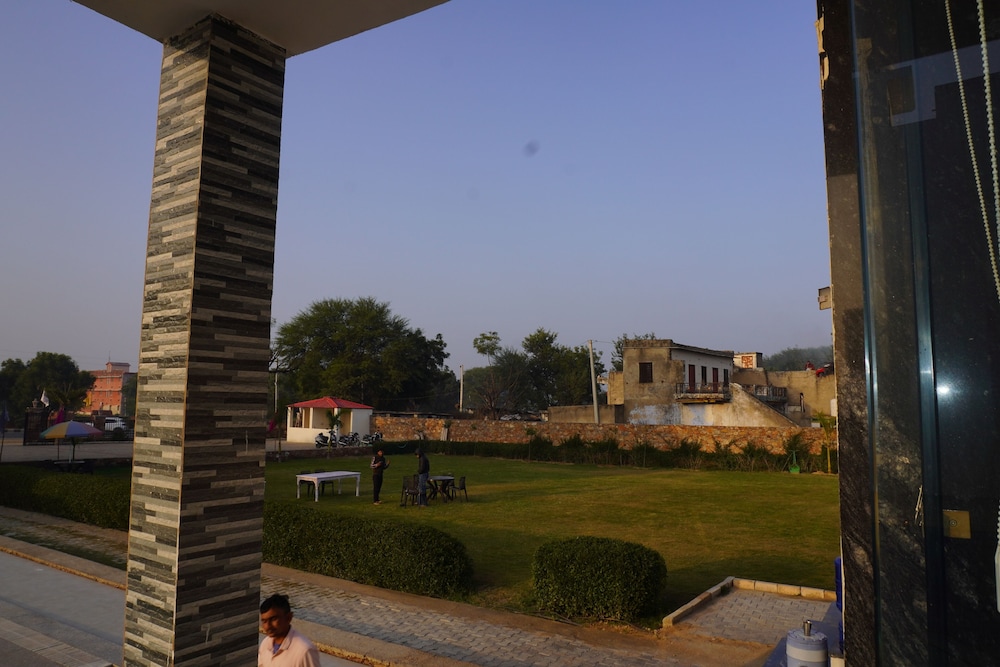 Eco Fort Resort