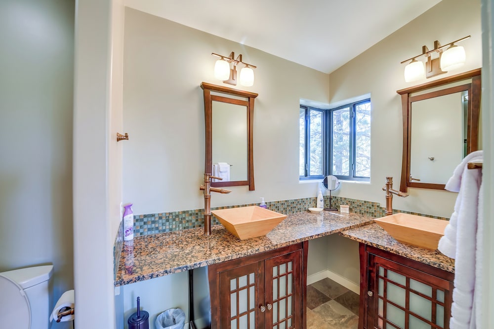 Chic Arizona Retreat w/ Hot Tub, Fire Pit  Deck! - Property Image 17