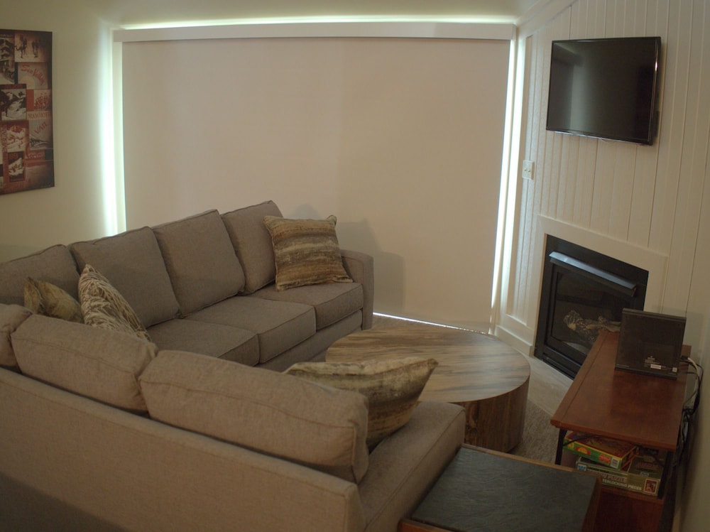 White Pines Three Kings Townhome 1-Bedroom Loft - -Walk to Lifts