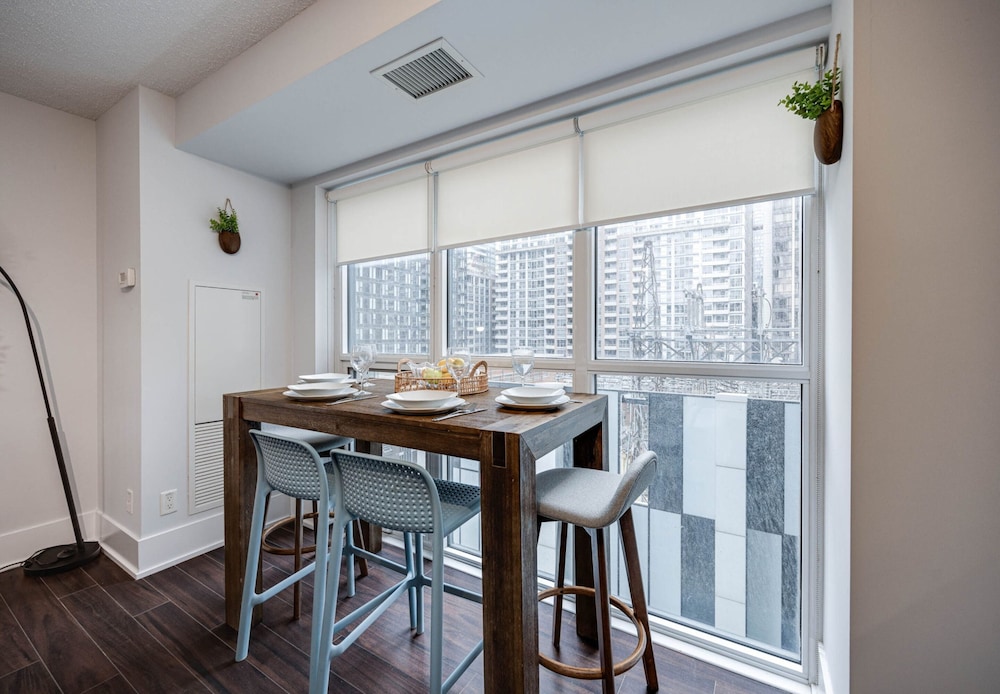 Applewood Suites - CN Tower & Convention
