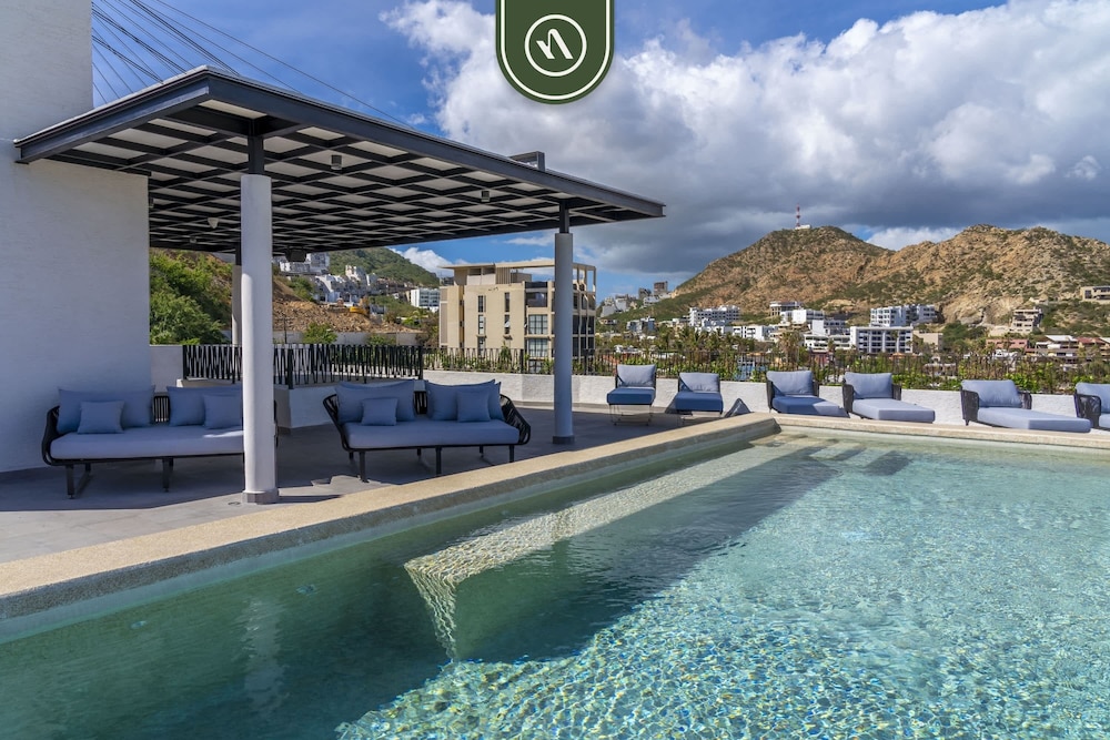 Amazing Studio With Rooftop Pool - 5 min to Marina
