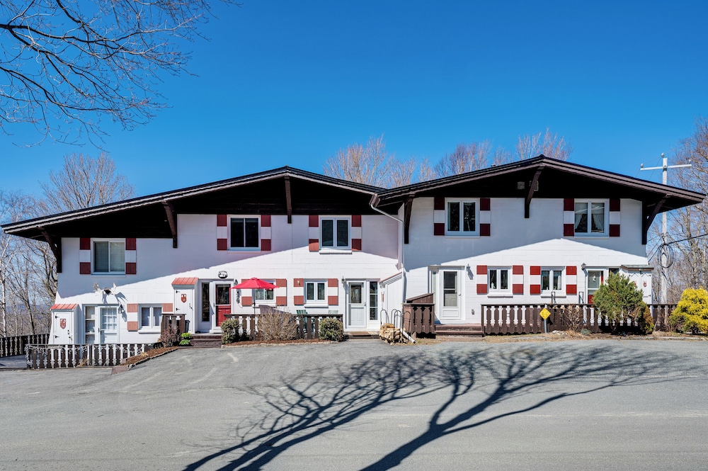 Hiking Galore: Mittersill Townhome in Franconia!